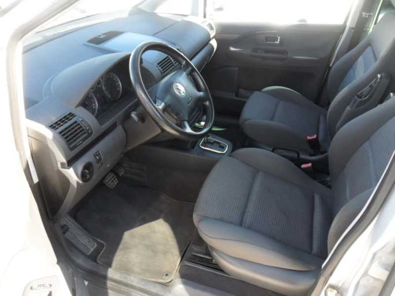 VW Sharan 2.8i AVTOMAT, снимка 7 - Автомобили и джипове - 45696009