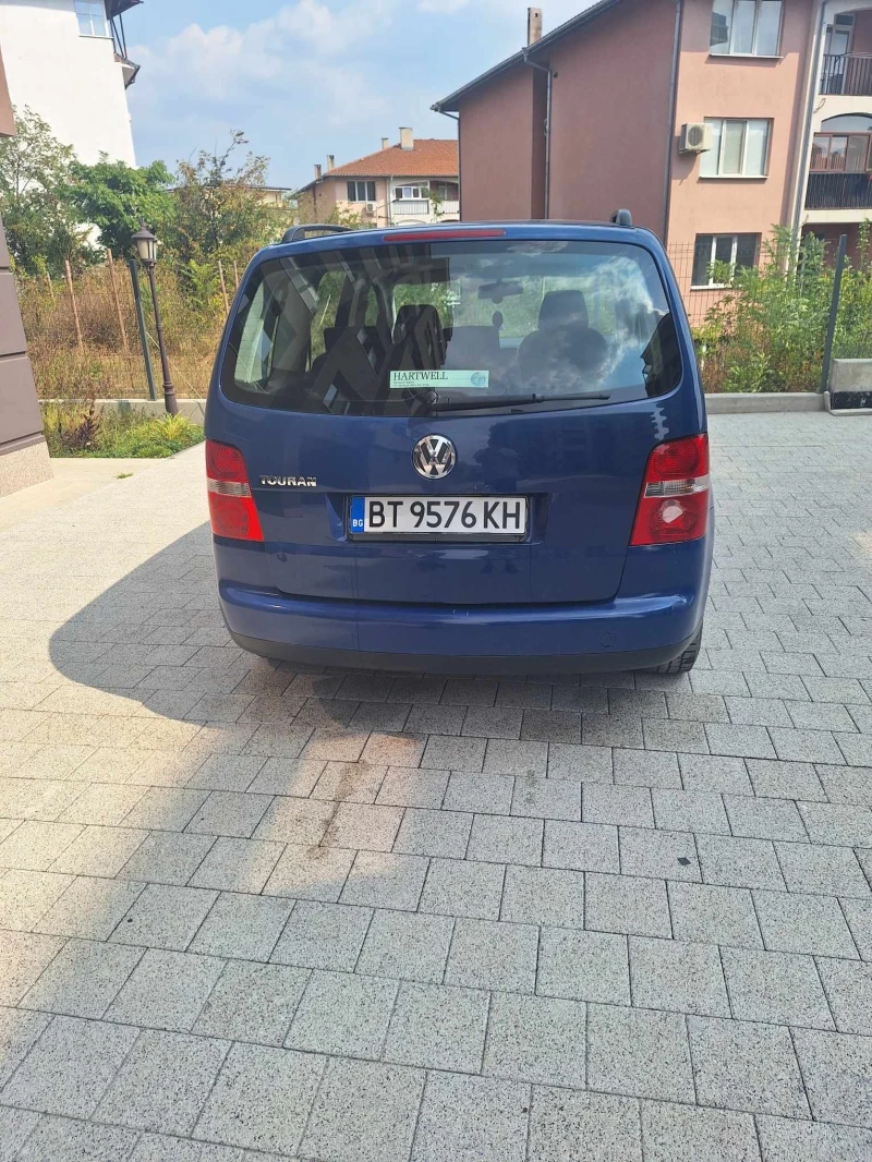 VW Touran 1.6, снимка 2 - Автомобили и джипове - 47330284