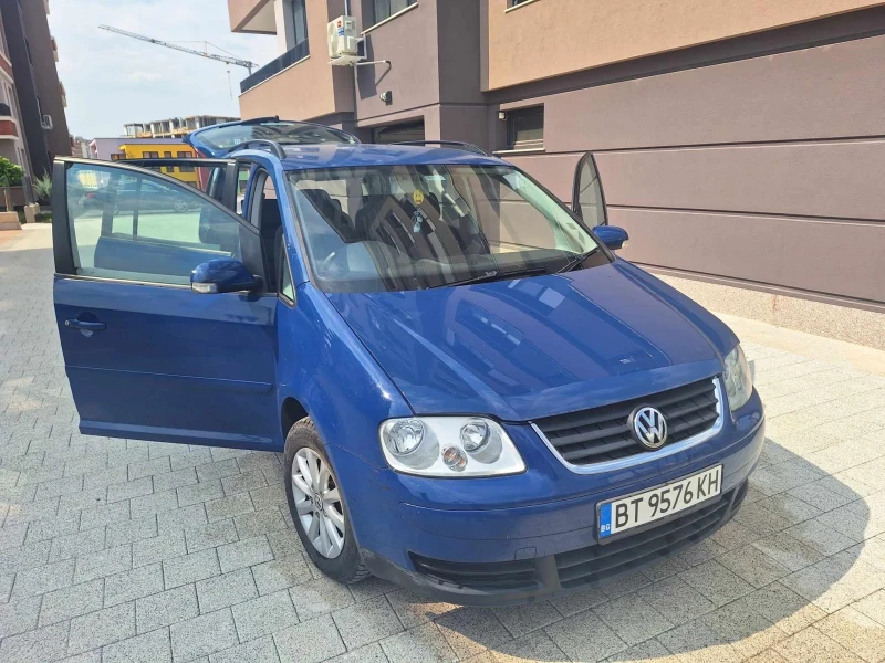 VW Touran 1.6, снимка 1 - Автомобили и джипове - 47330284