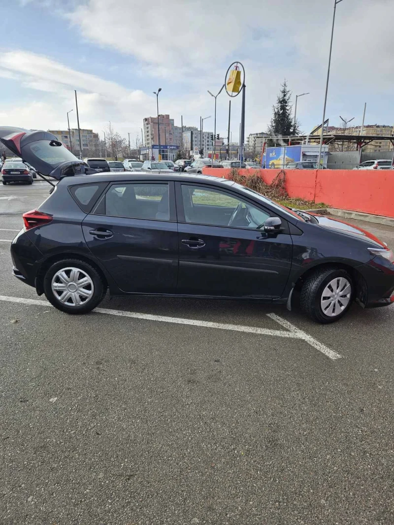 Toyota Auris, снимка 4 - Автомобили и джипове - 48486444