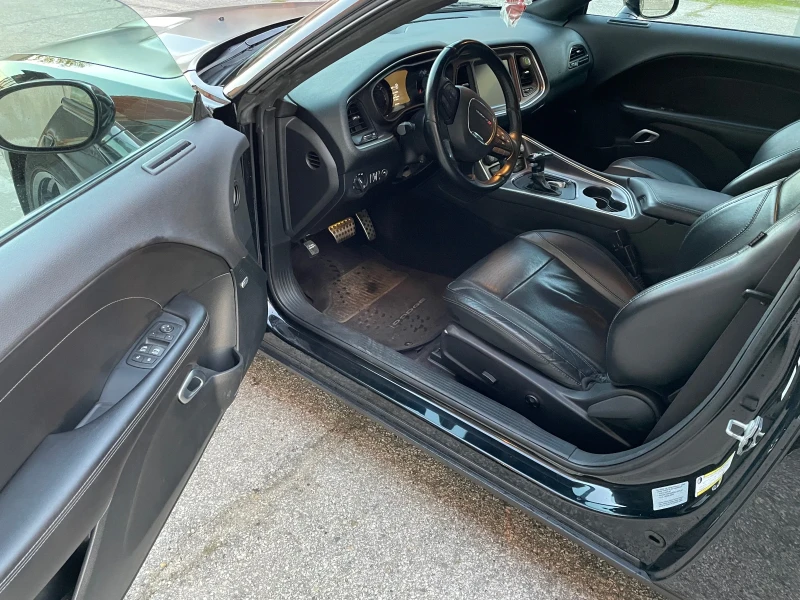 Dodge Challenger RT, снимка 7 - Автомобили и джипове - 51158316