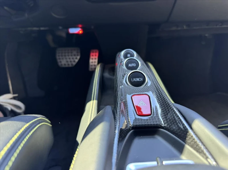 Ferrari F8 Tributo Carbon/Ceramic, снимка 13 - Автомобили и джипове - 51976379