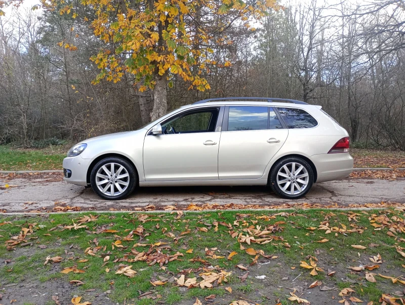 VW Golf 1.6 TDI Variant , снимка 4 - Автомобили и джипове - 52493263