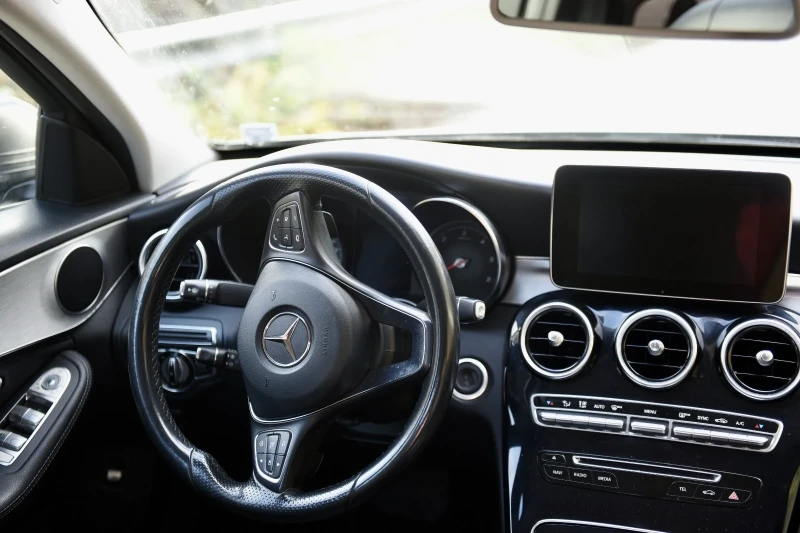 Mercedes-Benz C 220, снимка 11 - Автомобили и джипове - 52792207