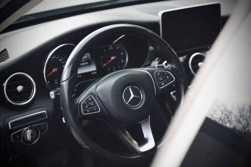 Mercedes-Benz C 220, снимка 6 - Автомобили и джипове - 52792207