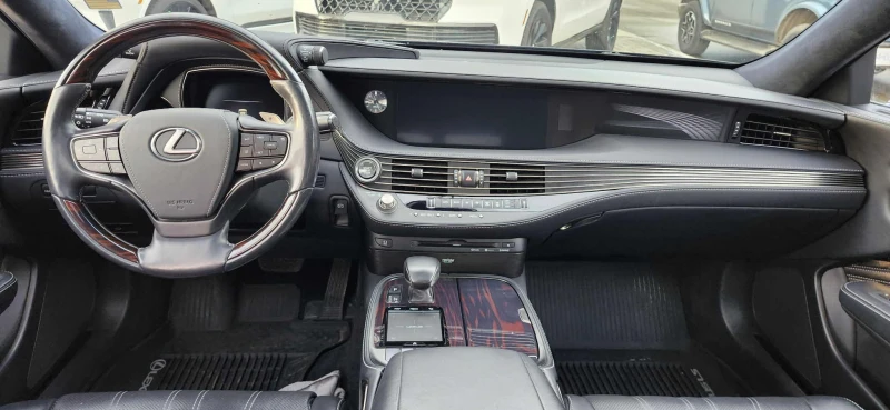 Lexus LS 500 L * * CARFAX * * АВТО КРЕДИТ * * , снимка 5 - Автомобили и джипове - 53224619