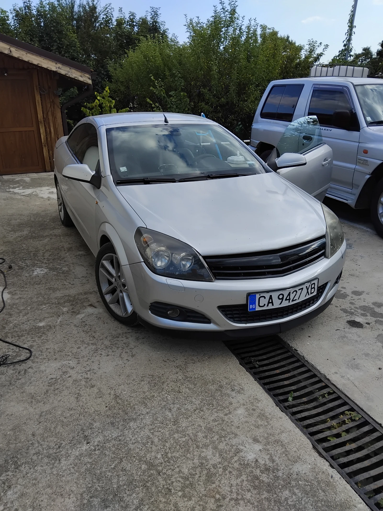 Opel Astra Колата е кабрио механизма работи има и мултимедия , снимка 1