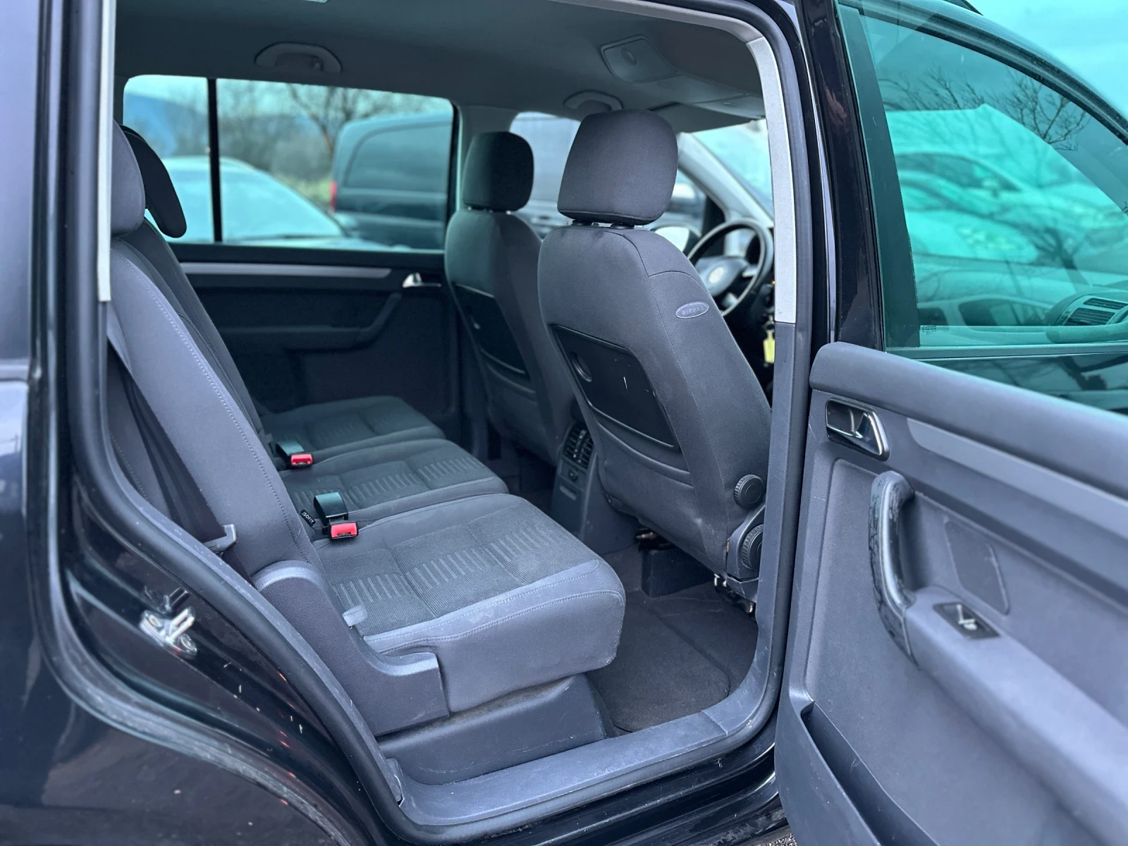 VW Touran 7-местен | Mobile.bg — изображение 12