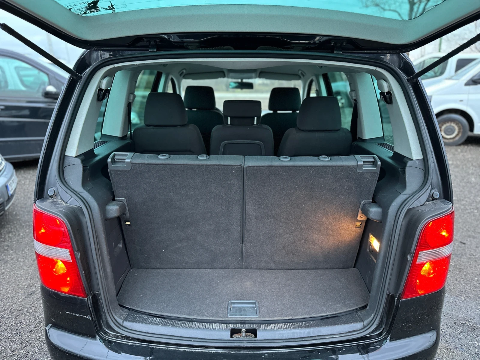 VW Touran 7-местен | Mobile.bg — изображение 11