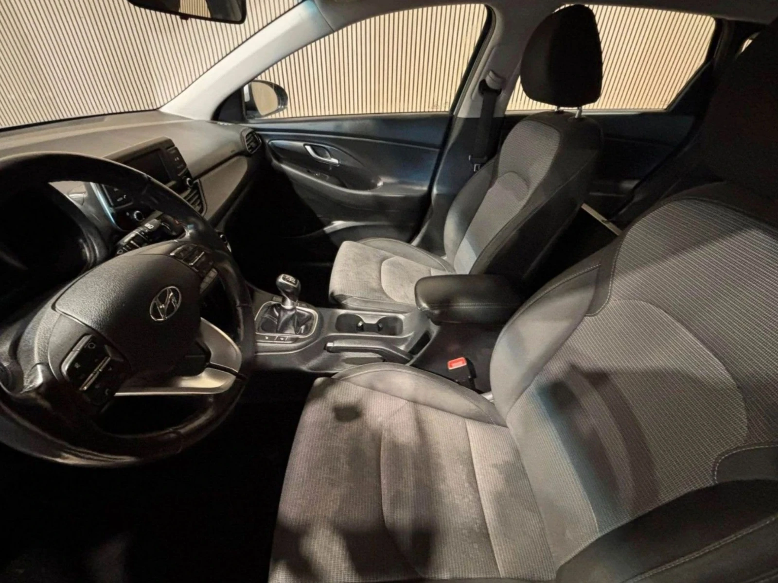 Hyundai I30 1.6 CRDI 110hp / EU6 / 146000km - изображение 7