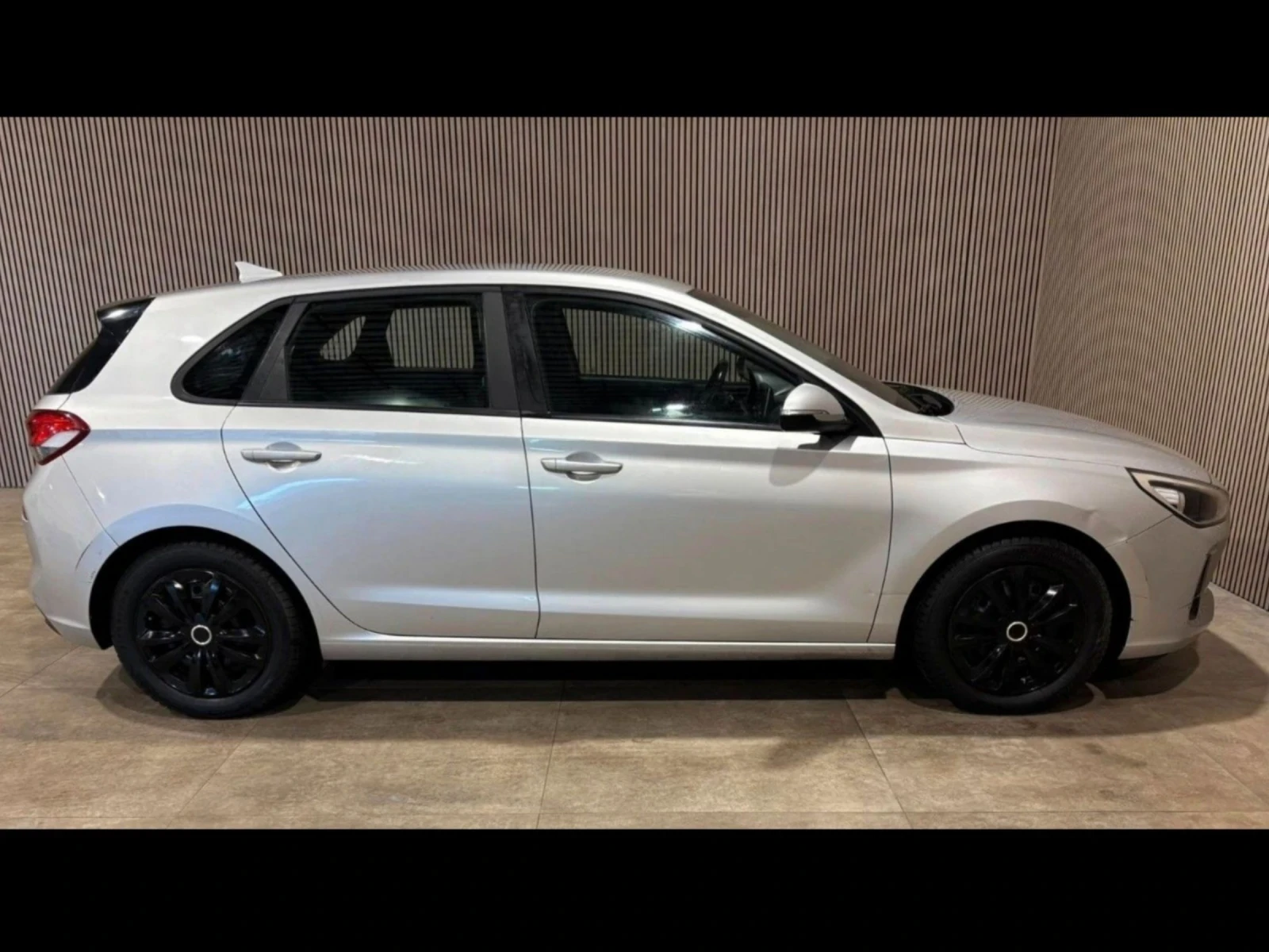 Hyundai I30 1.6 CRDI 110hp / EU6 / 146000km - изображение 6