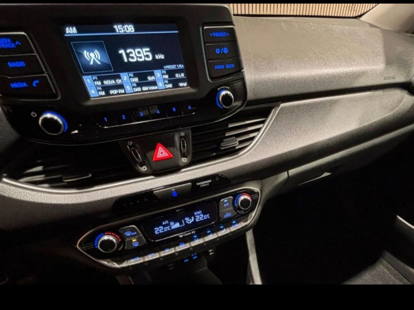 Hyundai I30 1.6 CRDI 110hp / EU6 / 146000km - изображение 10