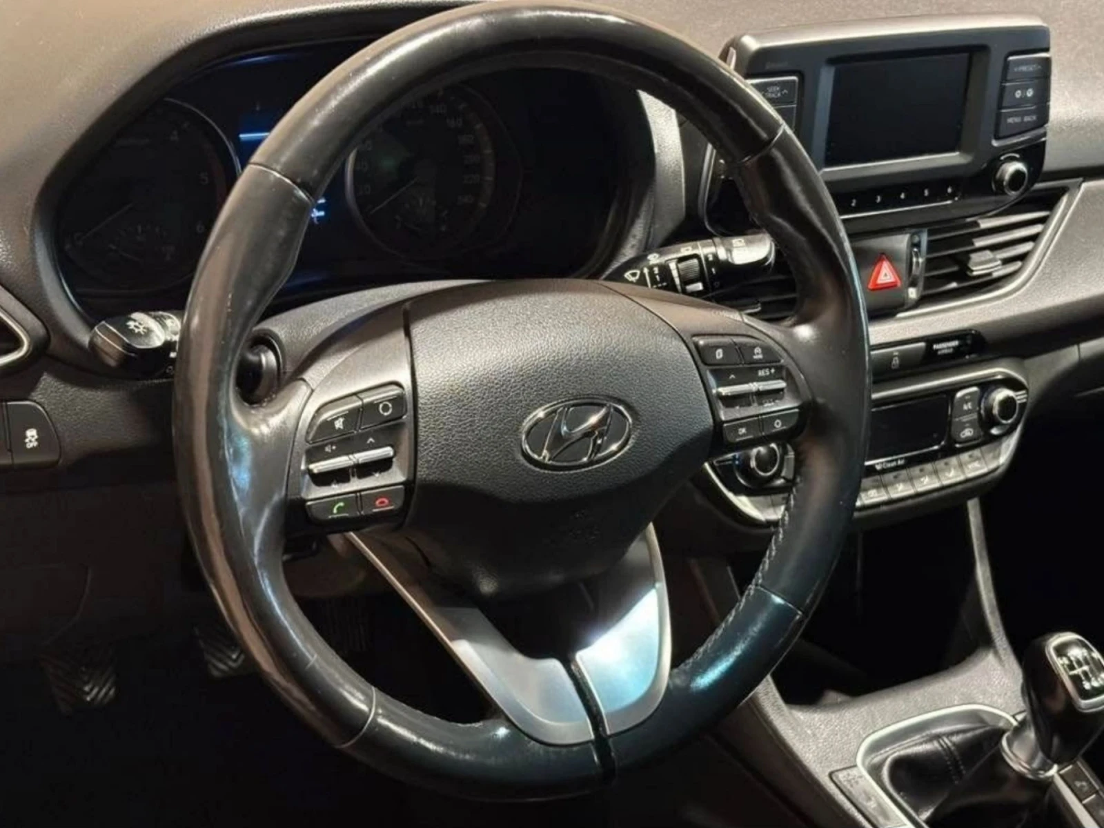 Hyundai I30 1.6 CRDI 110hp / EU6 / 146000km - изображение 8