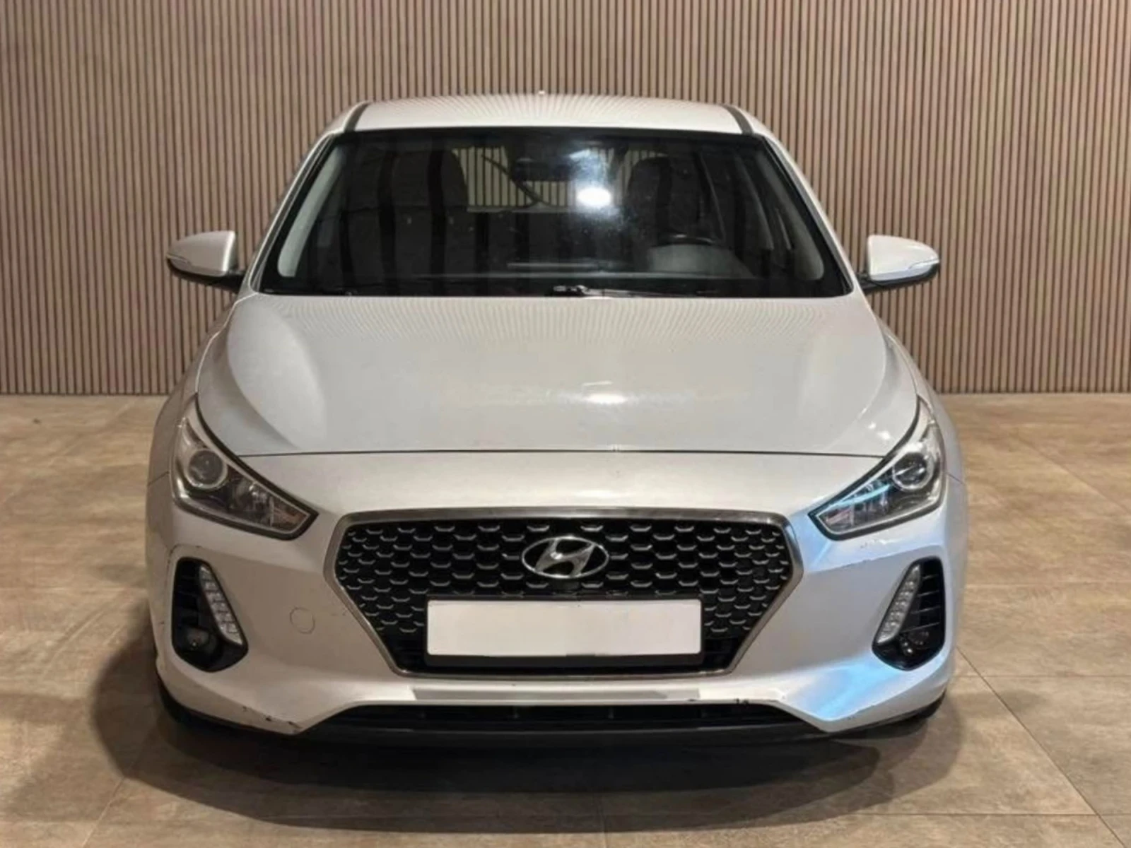 Hyundai I30 1.6 CRDI 110hp / EU6 / 146000km - изображение 2