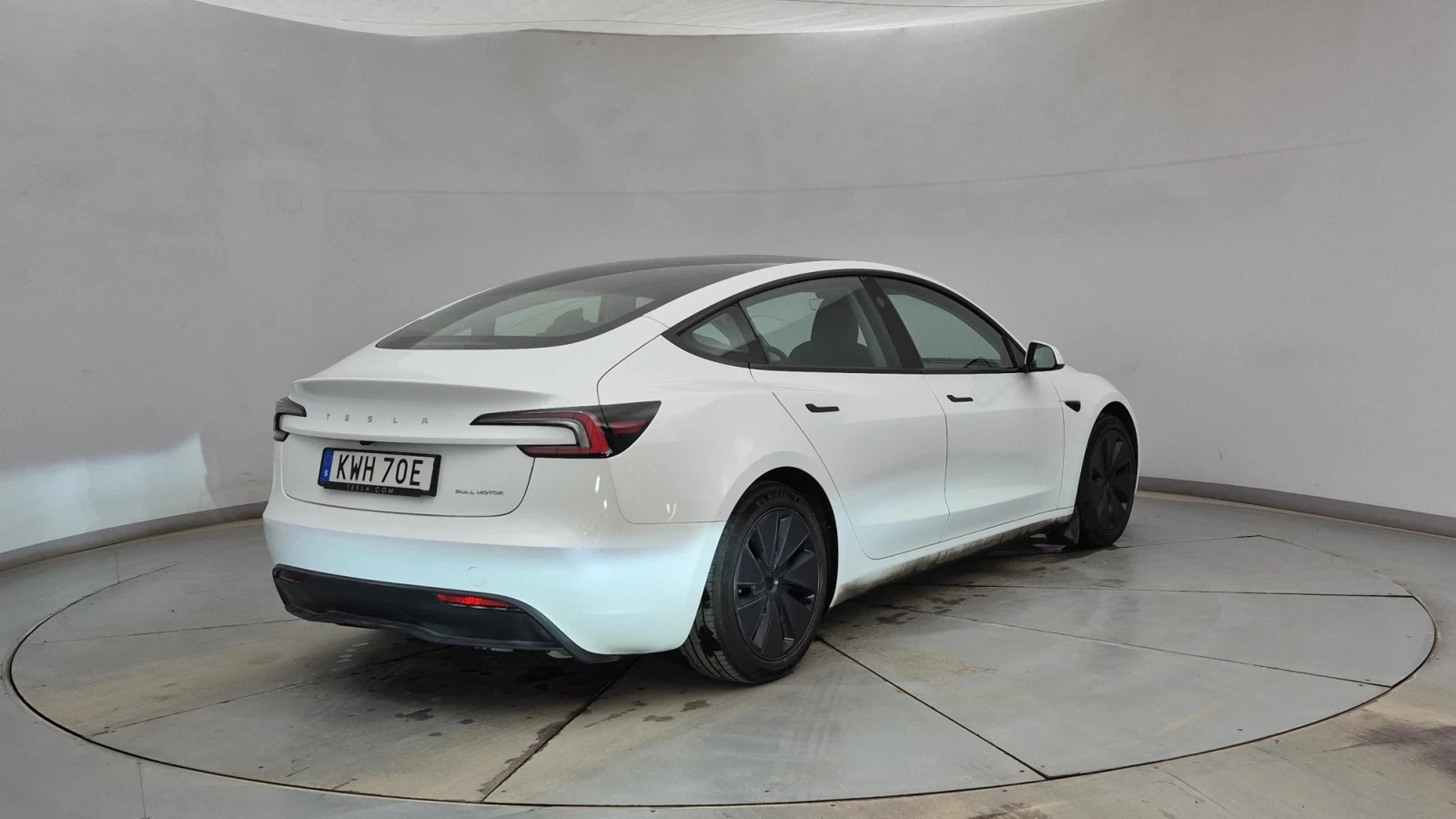 Tesla Model 3 Dual motor 498к.с. Highland 4x4 само на 13000км - изображение 3
