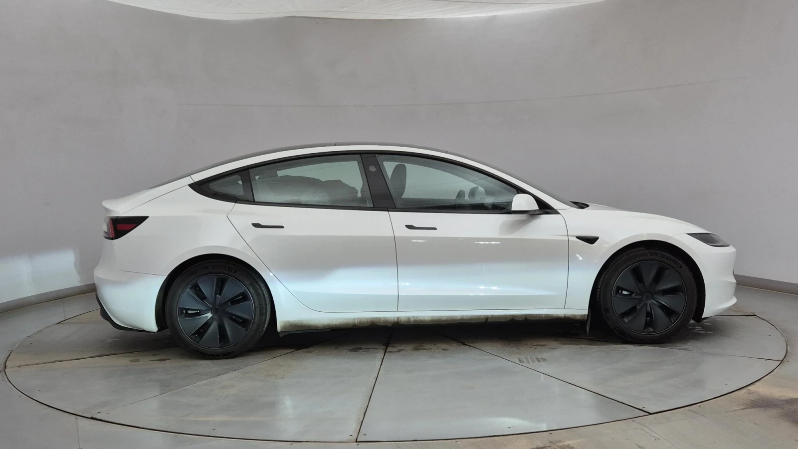 Tesla Model 3 Dual motor 498к.с. Highland 4x4 само на 13000км - изображение 5