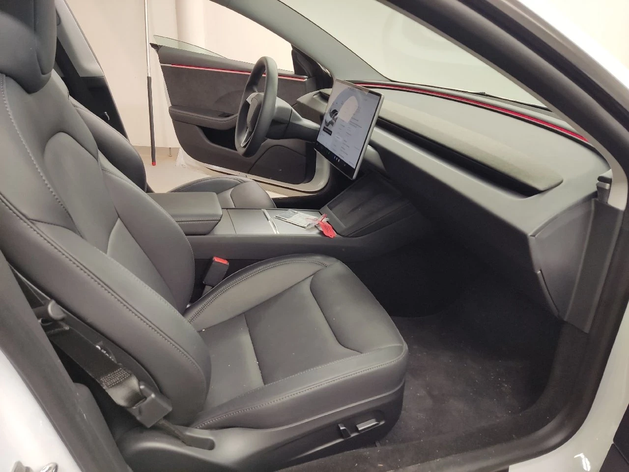 Tesla Model 3 Dual motor 498к.с. Highland 4x4 само на 13000км - изображение 8