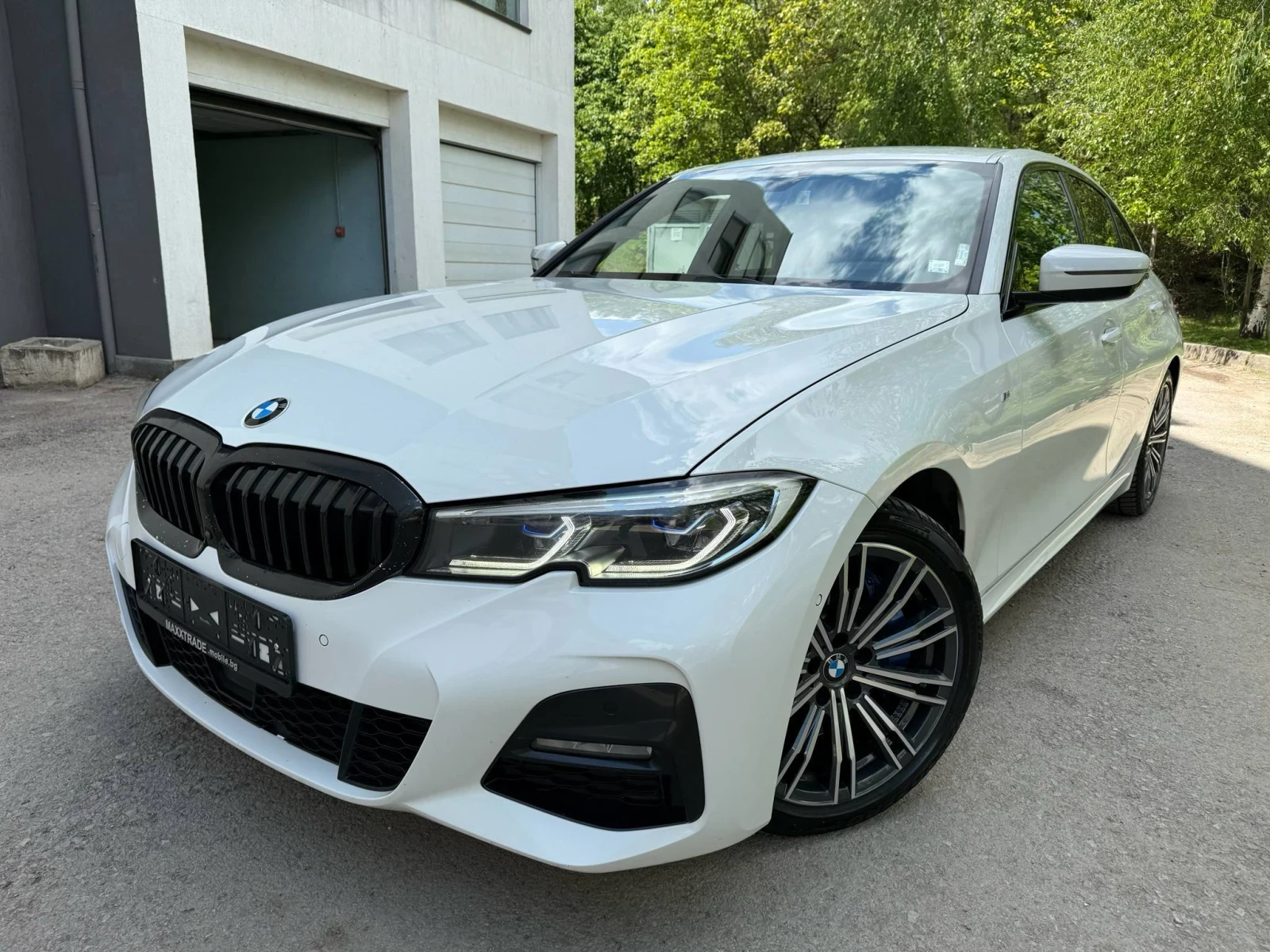 BMW 330 M-OPTIC / ПОДГРЕВ / 360 КАМЕРА - изображение 3