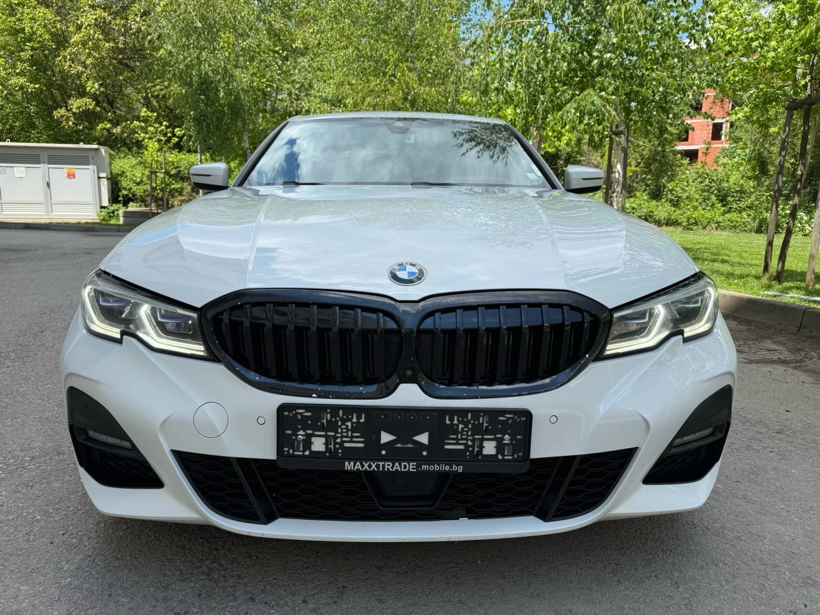 BMW 330 M-OPTIC / ПОДГРЕВ / 360 КАМЕРА - изображение 2