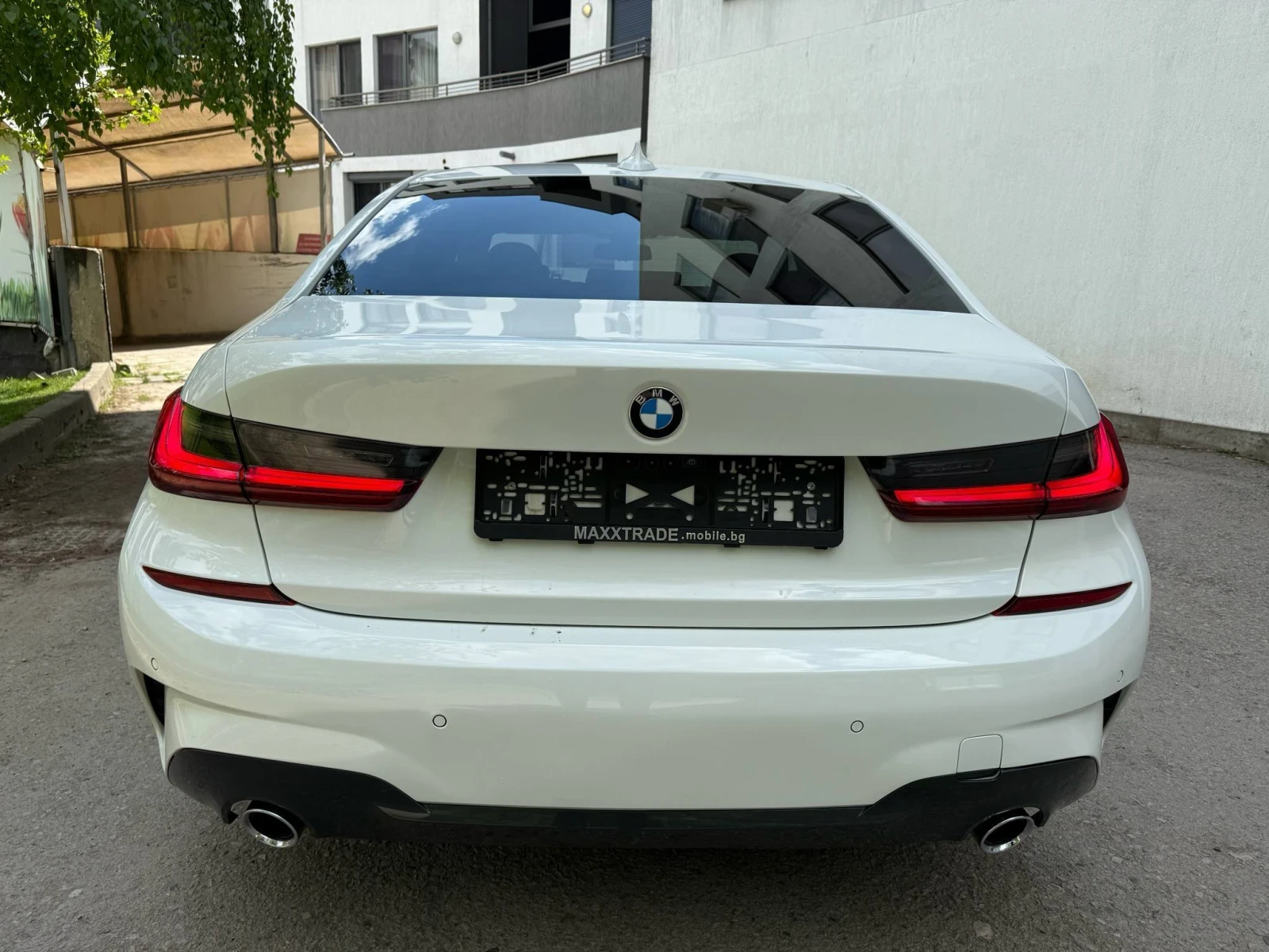 BMW 330 M-OPTIC / ПОДГРЕВ / 360 КАМЕРА - изображение 6