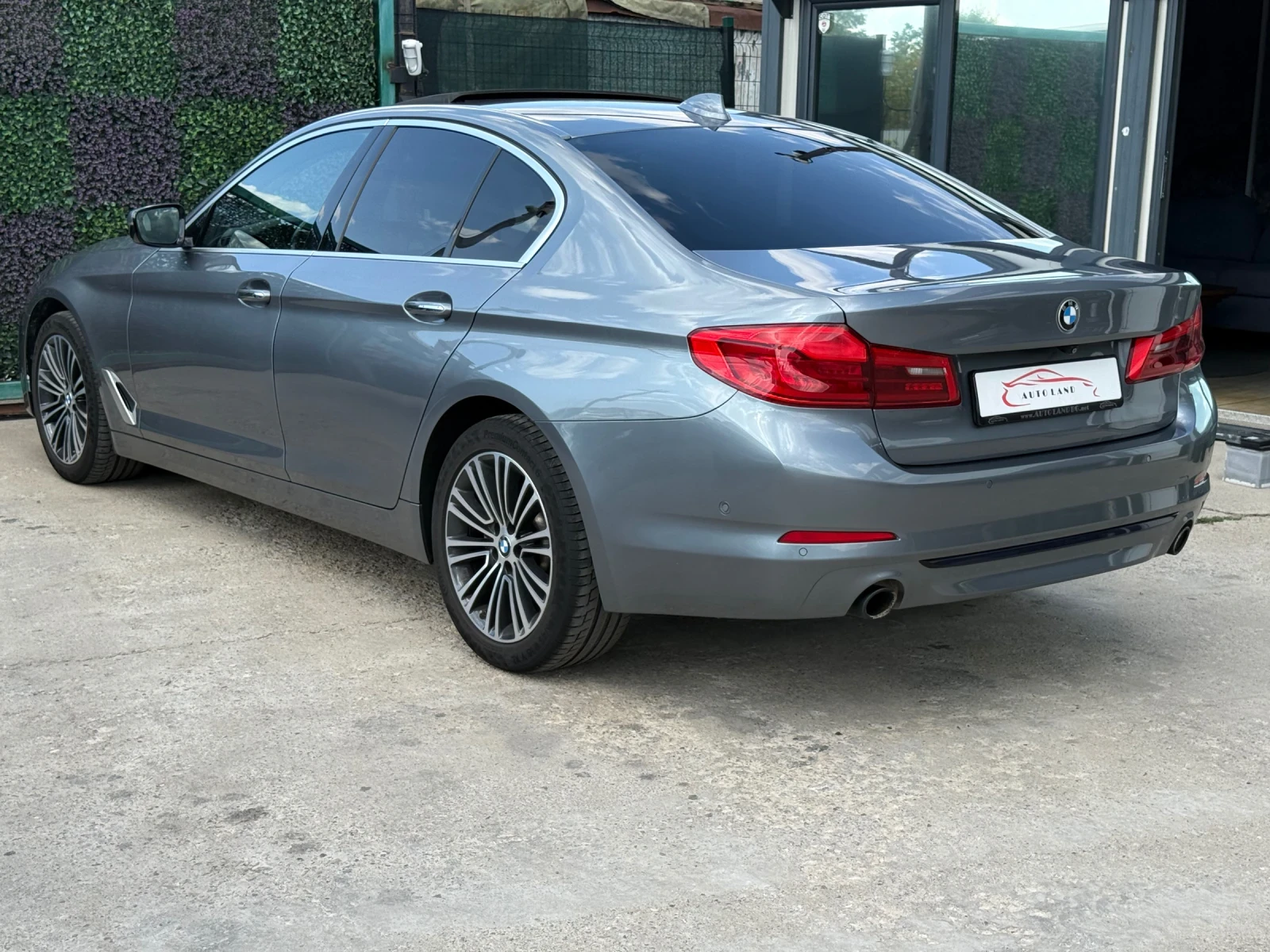 BMW 530 SPORTLINE/4Х4/360CAM/LED/NAVI/PANO/СОБСТВЕН ЛИЗИНГ - изображение 6