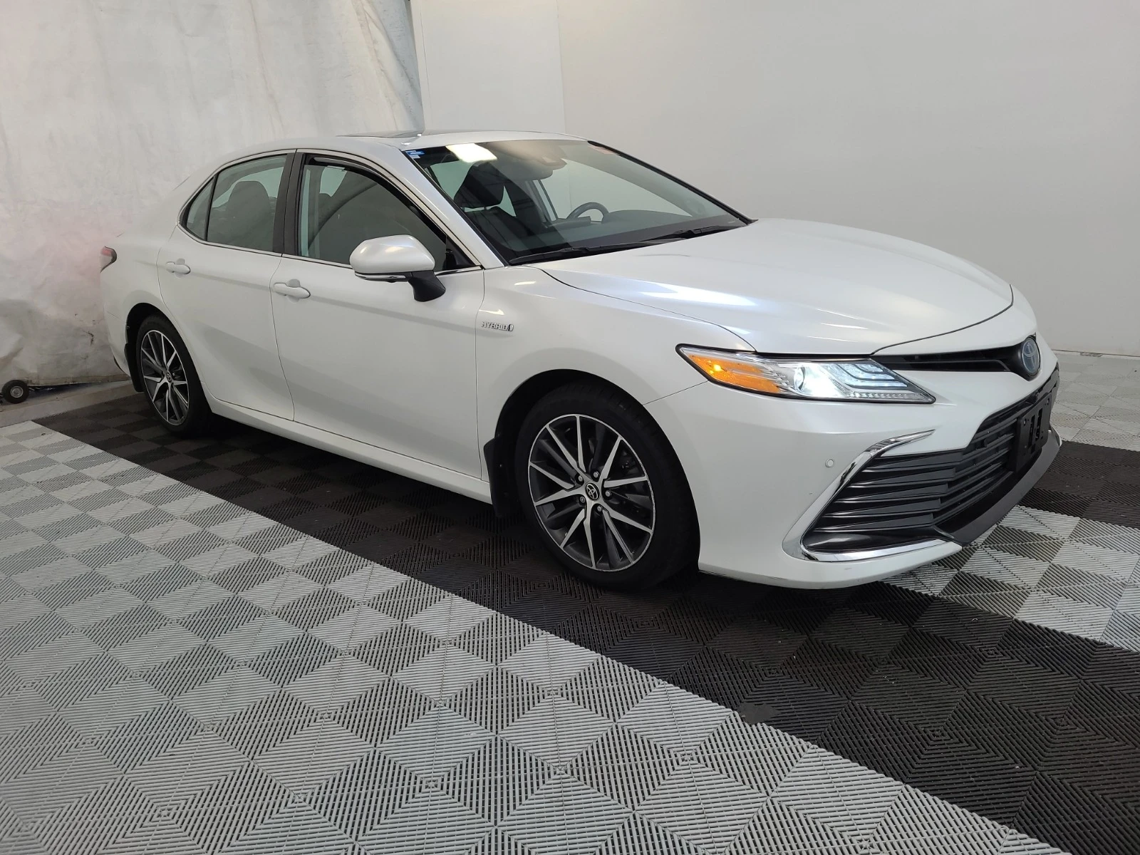 Toyota Camry XLE * * CARFAX * * АВТО КРЕДИТ * *  - изображение 2