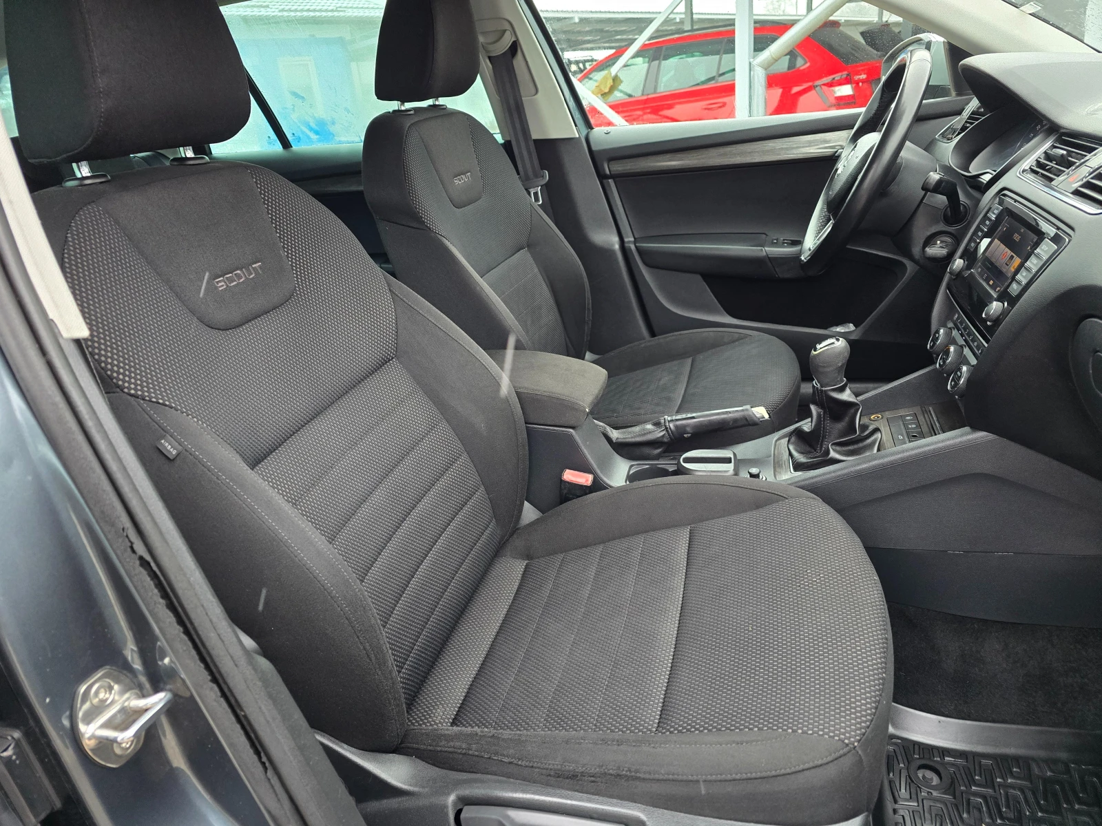 Skoda Octavia 2.0 TDI 150KS SCOUT - изображение 10