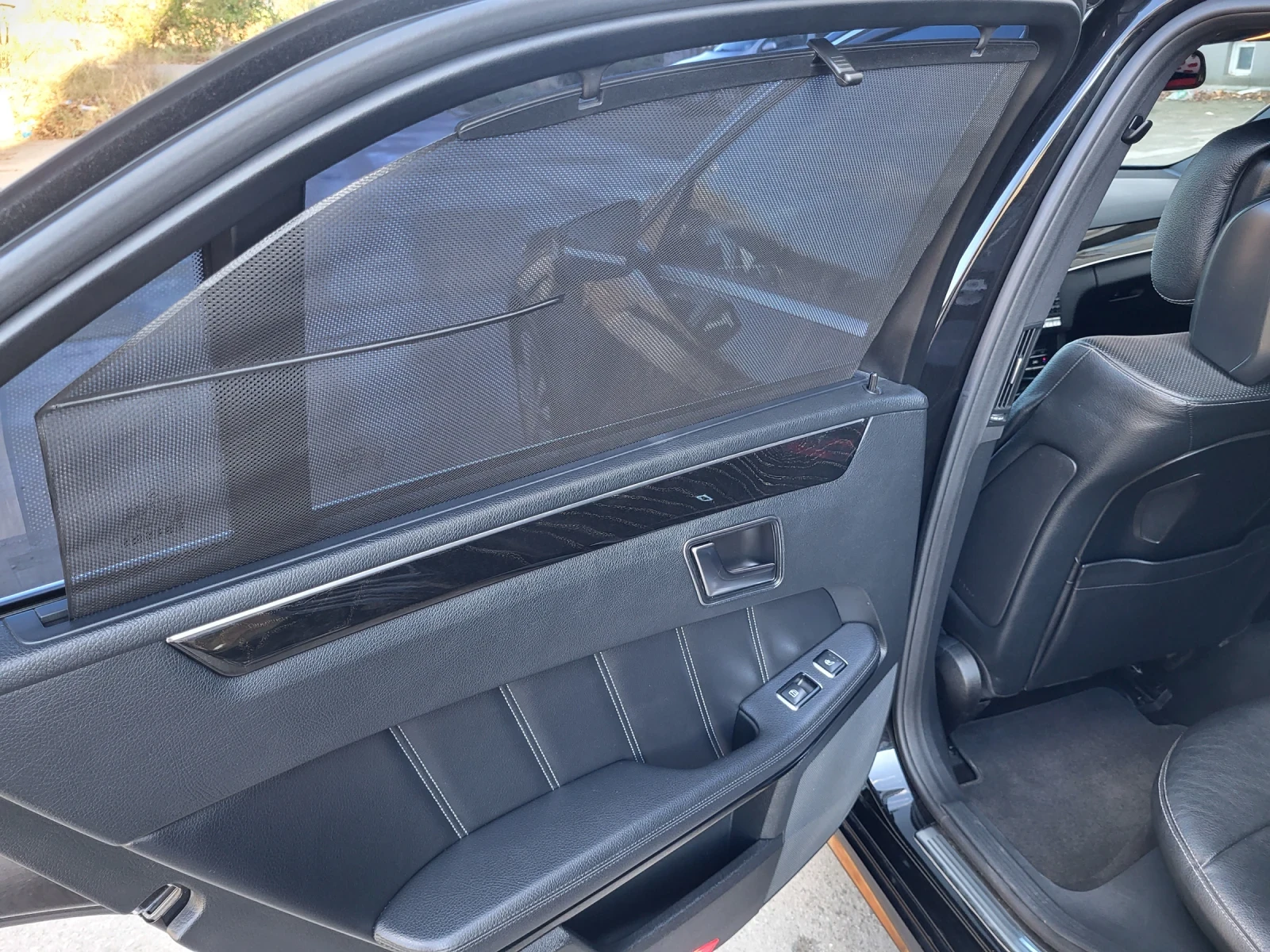 Mercedes-Benz E 350 4matik, снимка 10 - Автомобили и джипове - 54649442