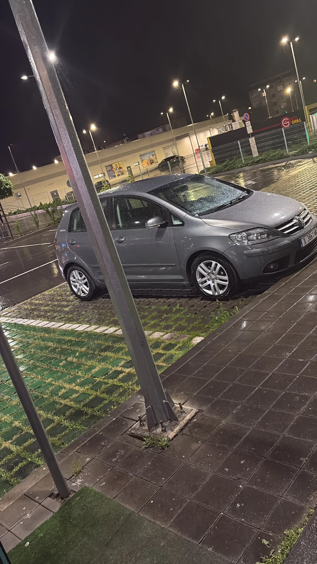 VW Golf Plus 1.9 TDI, снимка 8 - Автомобили и джипове - 54668004