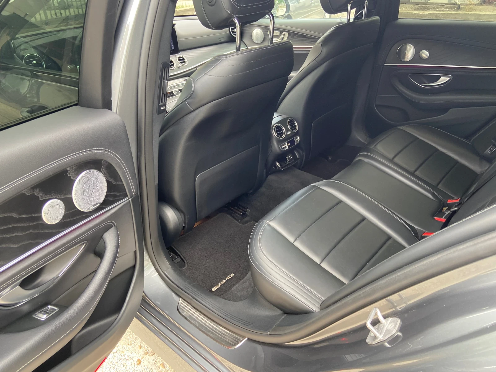 Mercedes-Benz E 220 220 AMG Headup 360 Шибидах Швейцария 360 , снимка 15 - Автомобили и джипове - 55425912
