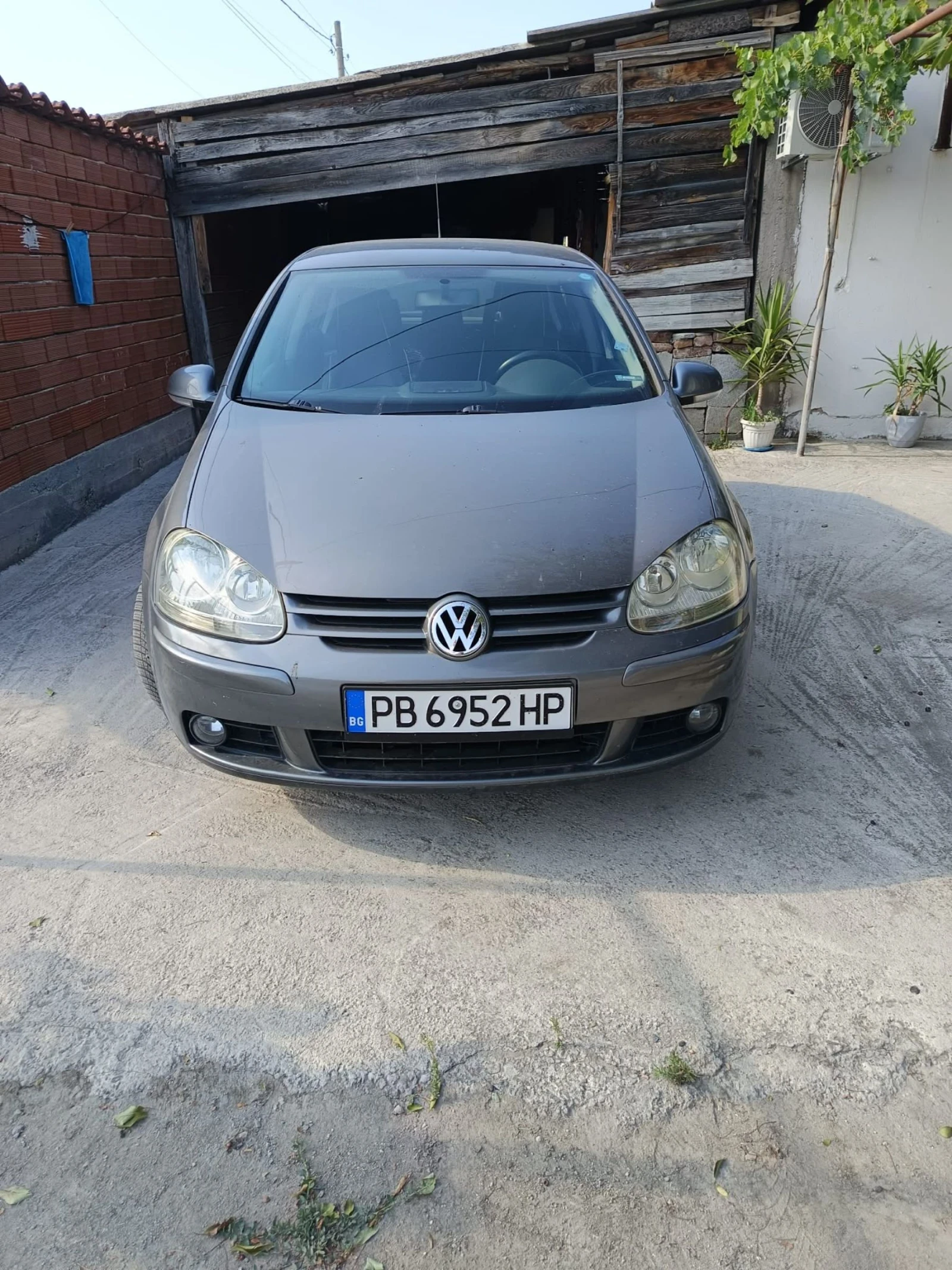 VW Golf, снимка 1 - Автомобили и джипове - 55444928