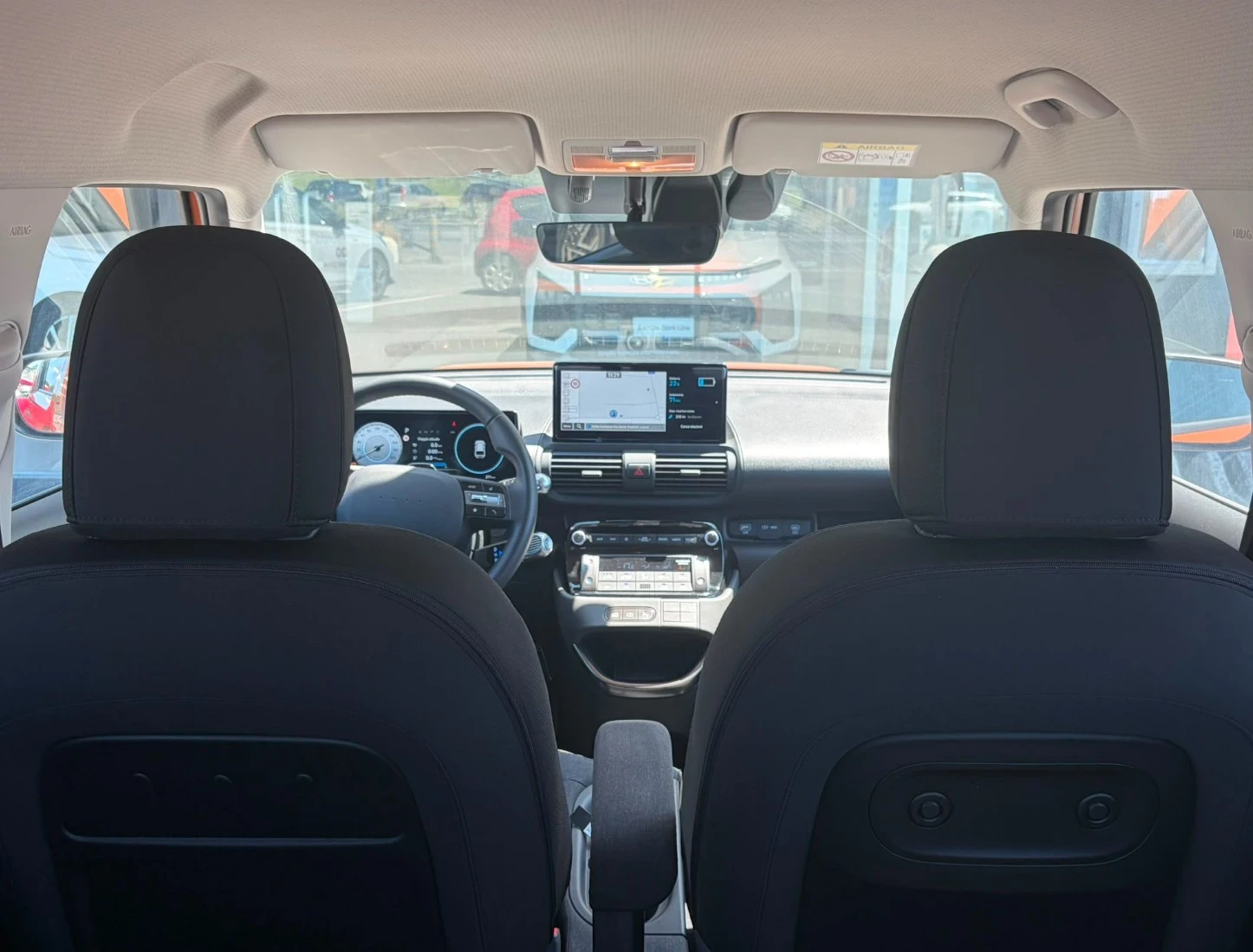 Hyundai Inster Exclusive pro+ | нов| 49 KWh, снимка 13 - Автомобили и джипове - 55487081