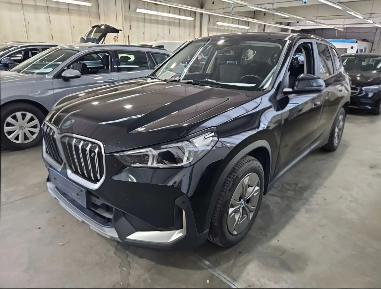 BMW iX1  xDrive 30| SOH 95%| лизинг лихва 3.95%, снимка 2 - Автомобили и джипове - 55487081