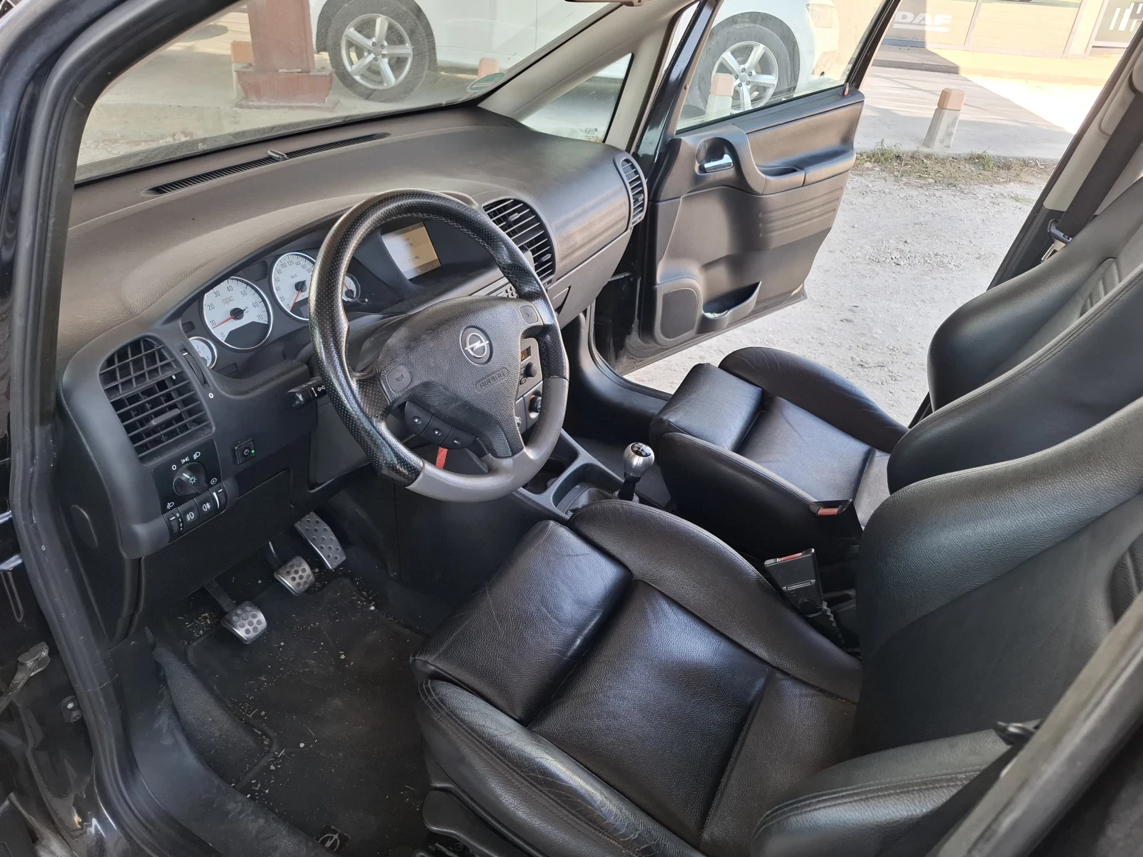 Opel Zafira КОЖА НАВИГАЦИЯ ГАЗ 7 МЕСТА, снимка 9 - Автомобили и джипове - 55491830