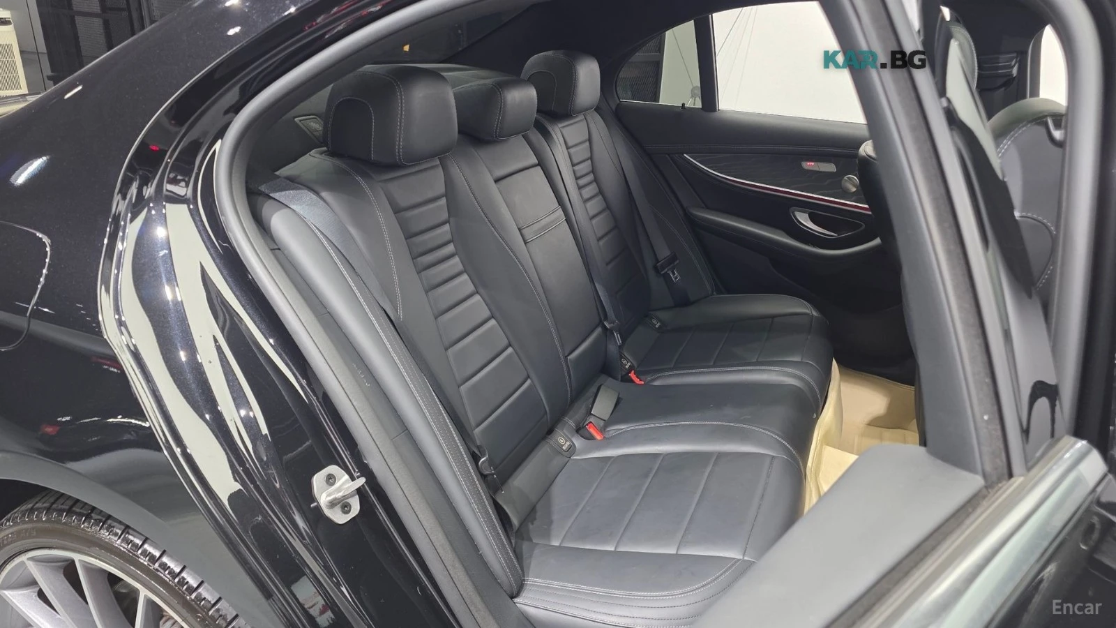 Mercedes-Benz E 350 4MATIC/AMG-LINE/DRIVE-ASSISTS/SUNROOF, снимка 16 - Автомобили и джипове - 55735113