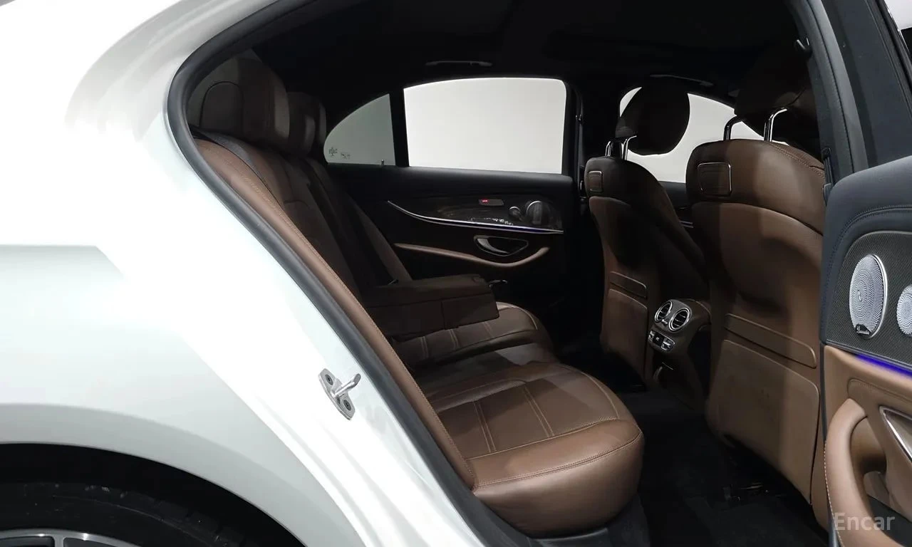 Mercedes-Benz E 53 AMG 4MATIC+ * КРАЙНА ЦЕНА ДО БЪЛГАРИЯ, снимка 11 - Автомобили и джипове - 55801179