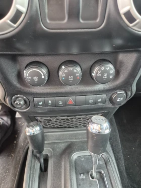 Jeep Wrangler Sahara, снимка 10