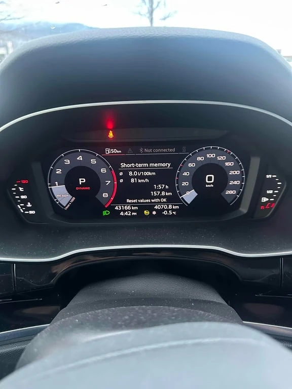 Audi Q3 * Komfort * CARFAX * БЕЗ ПЪРВОНАЧАЛНА ВНОСКА, снимка 7 - Автомобили и джипове - 52869272