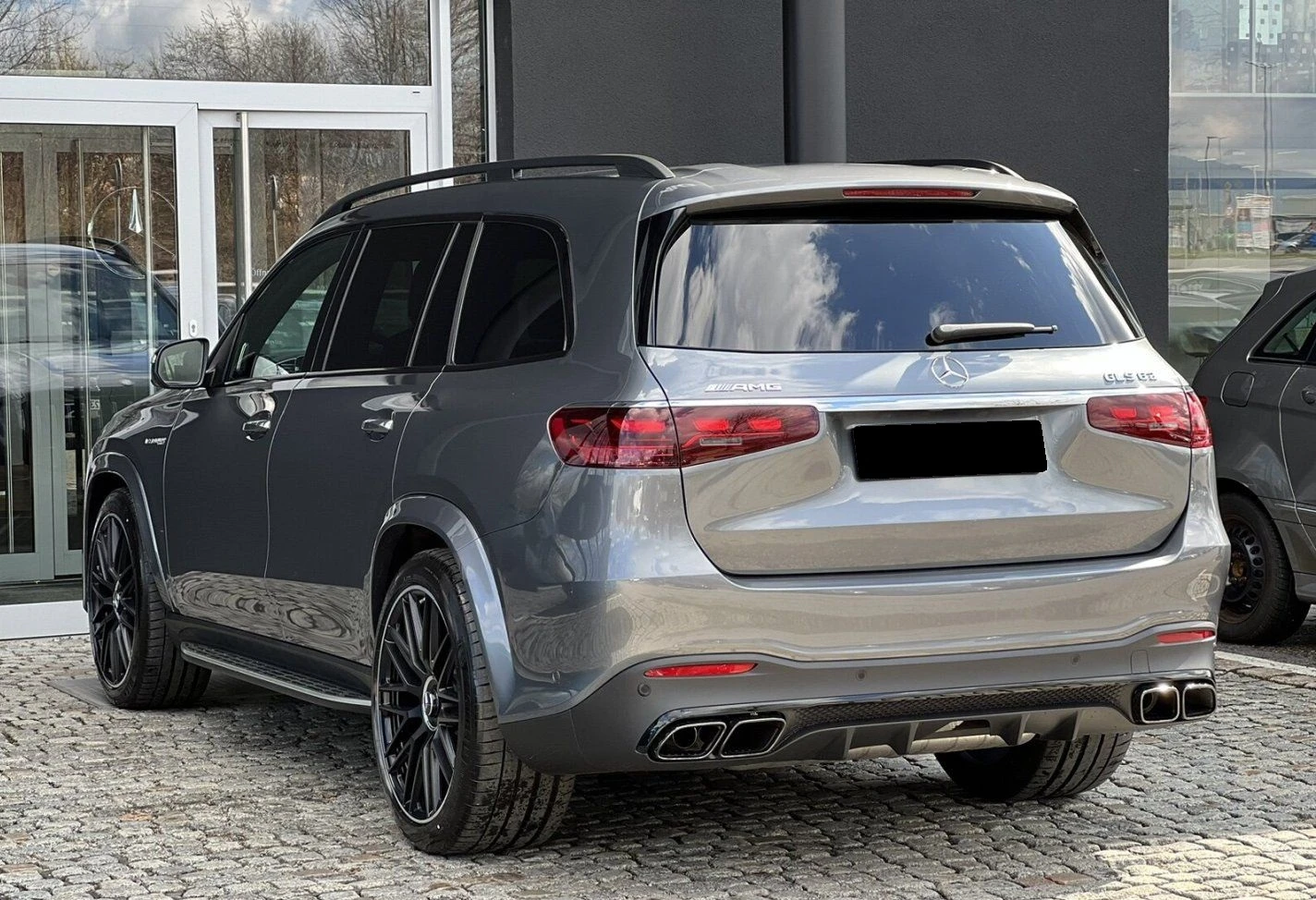 Mercedes-Benz GLS 63 AMG 4Matic+ = Carbon= AMG Night Package Гаранция - изображение 4