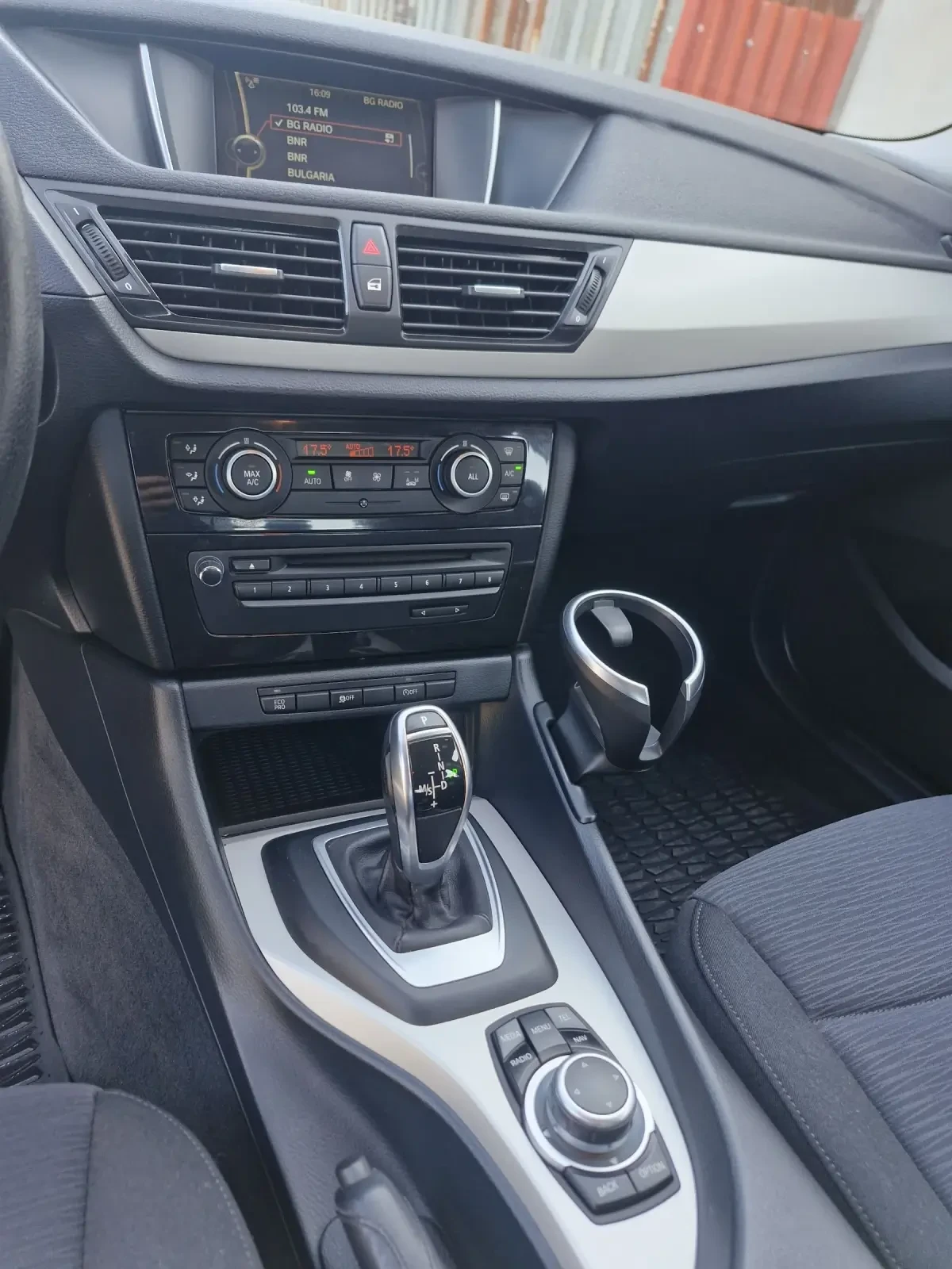 BMW X1 2.0 SDrive 143к.с - изображение 9