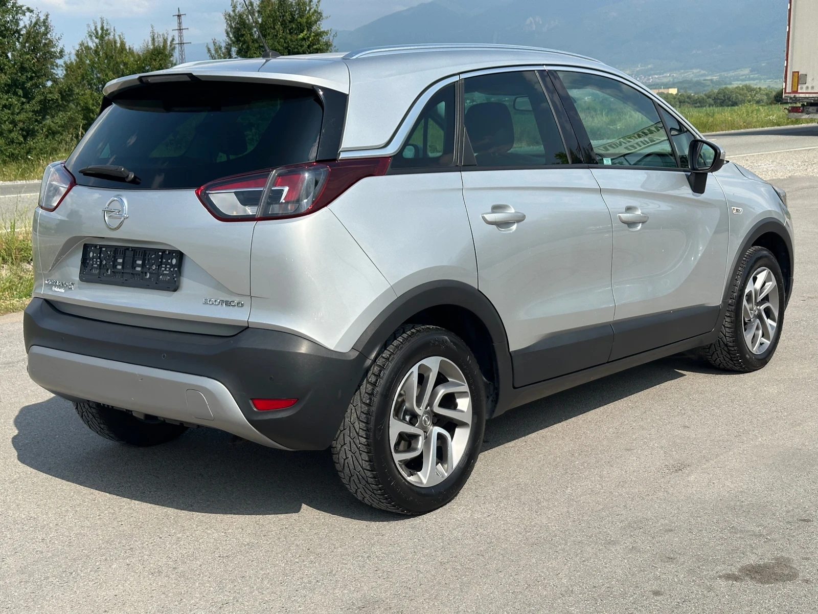 Opel Crossland X 1.5 - изображение 3