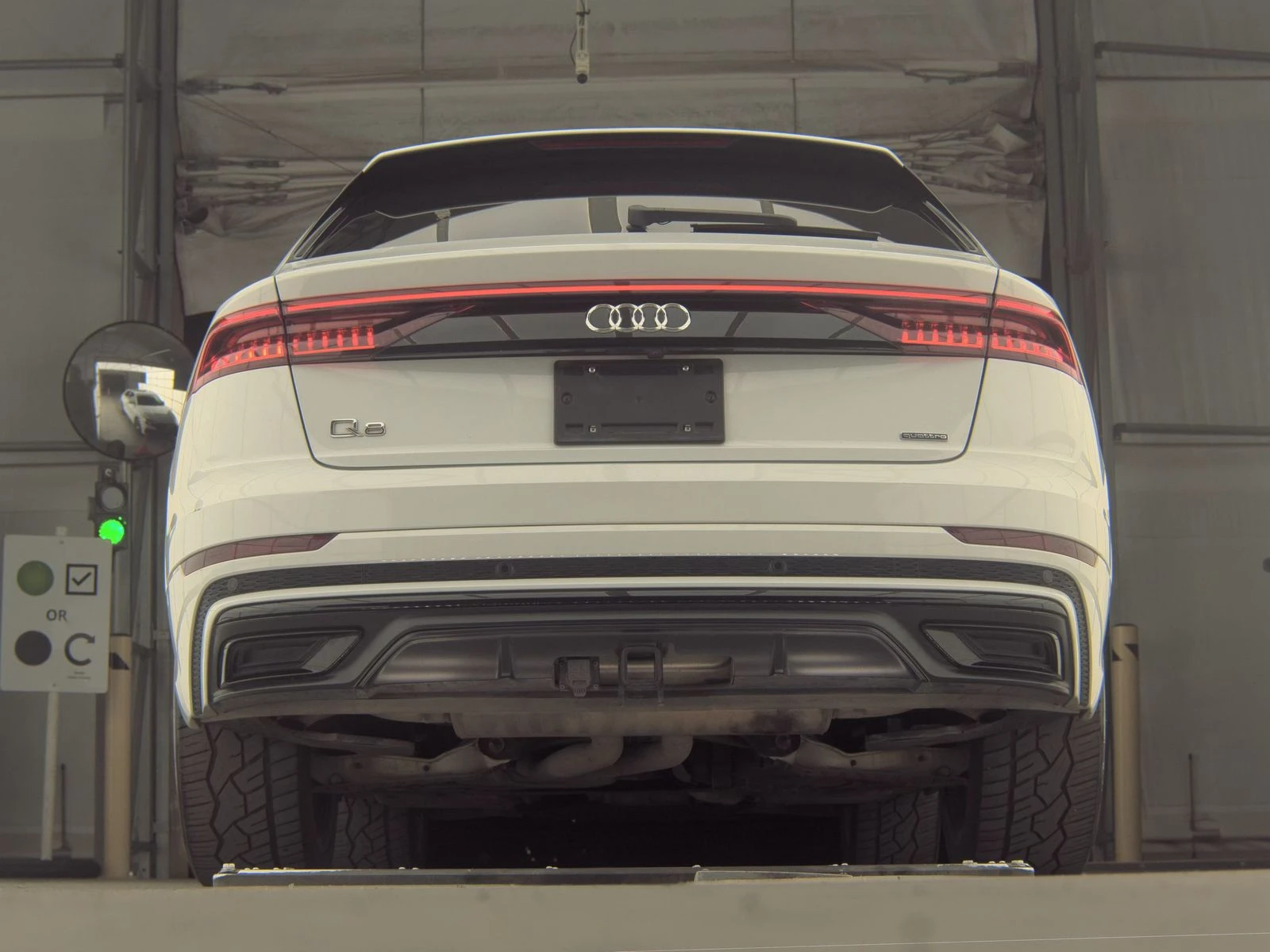 Audi Q8 2020* BLACK OPTIC* HEADUP* AMBIENT* PANO* KEYLESS - изображение 5