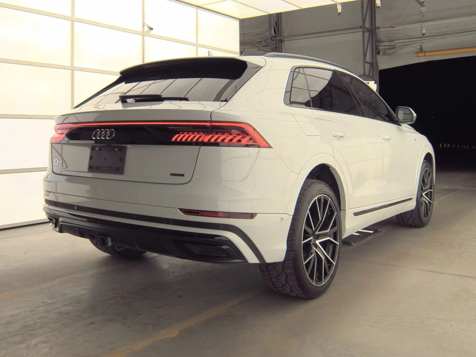 Audi Q8 2020* BLACK OPTIC* HEADUP* AMBIENT* PANO* KEYLESS - изображение 8