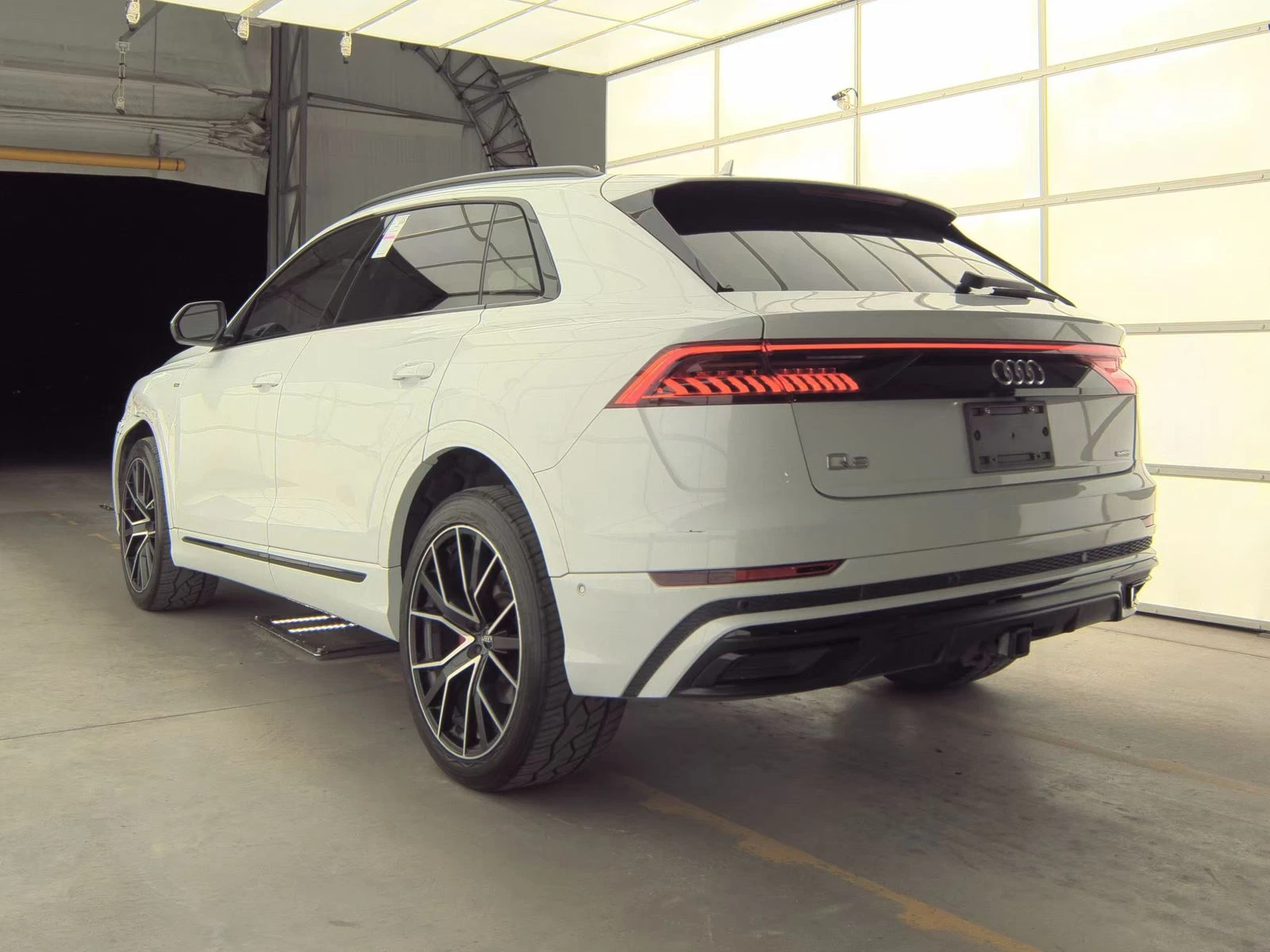 Audi Q8 2020* BLACK OPTIC* HEADUP* AMBIENT* PANO* KEYLESS - изображение 7