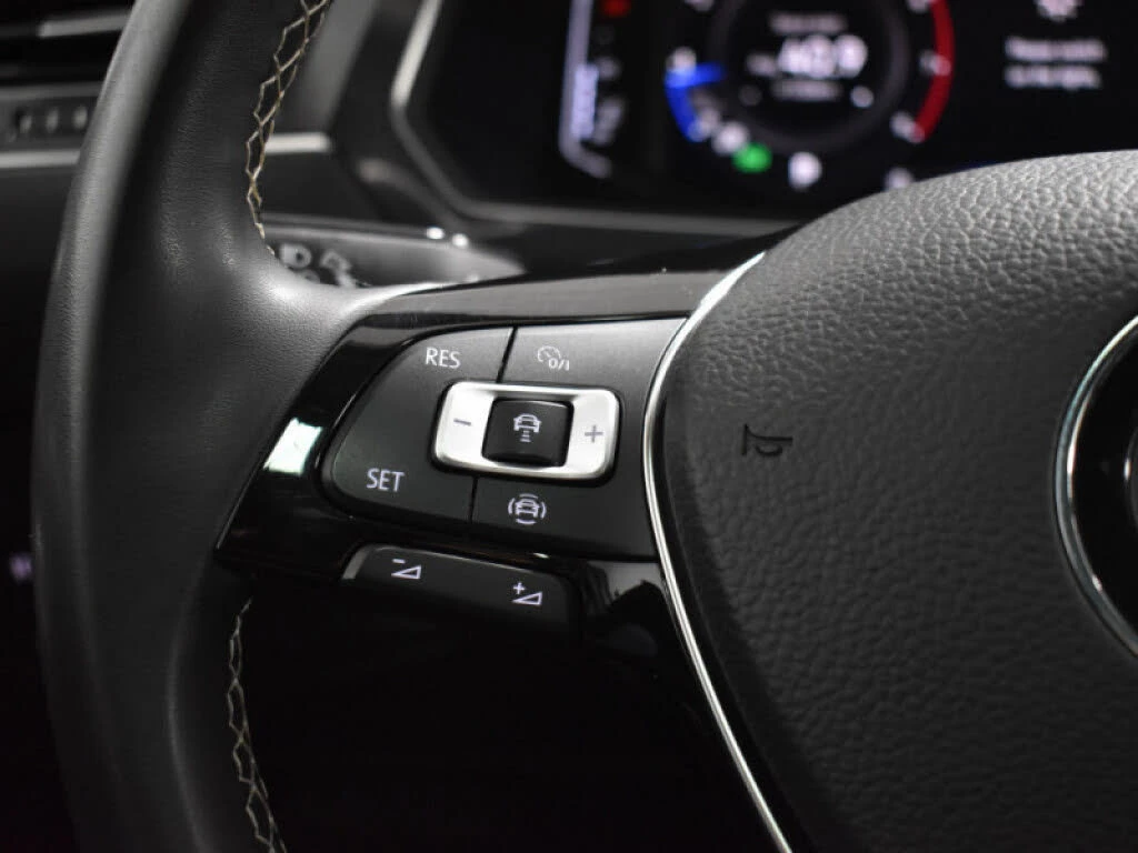 VW Tiguan * 4Motion* АвтоКреди* (ЦЕНА ДО БГ) - изображение 6