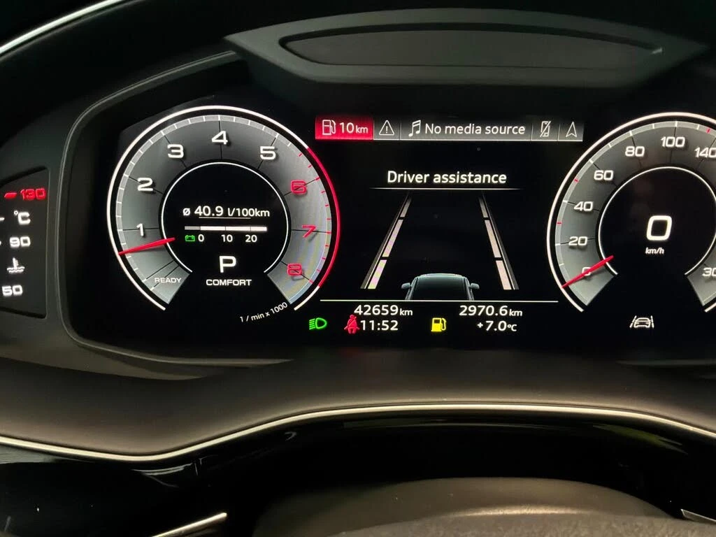 Audi Q7 Komfort* 55 TFSI* АвтоКредит* (ЦЕНА ДО БГ), снимка 13 - Автомобили и джипове - 54001470