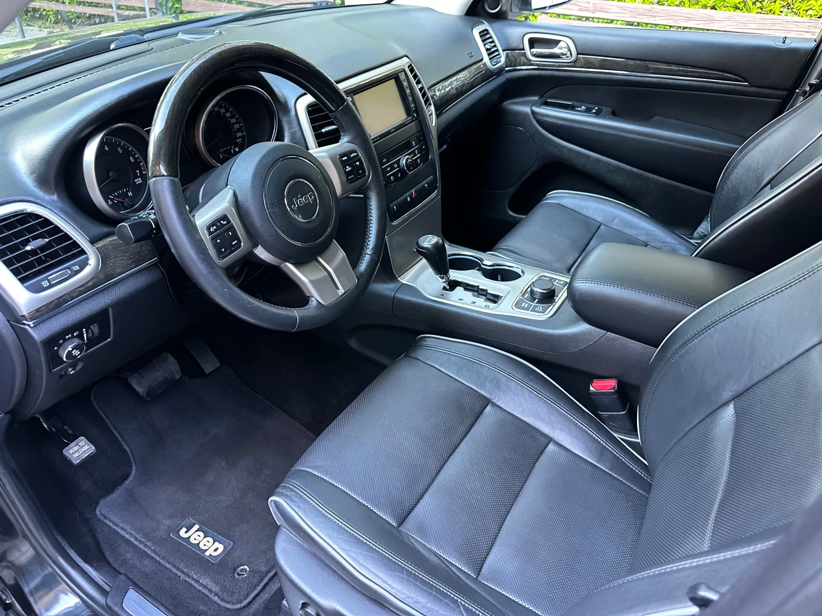 Jeep Grand cherokee * OVERLAND* PANORAMA* DISTRONIC* KEYLESS, снимка 7 - Автомобили и джипове - 54431605