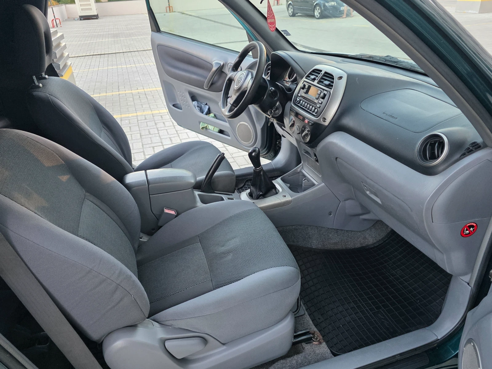 Toyota Rav4 2.0 D4D , снимка 14 - Автомобили и джипове - 55729707