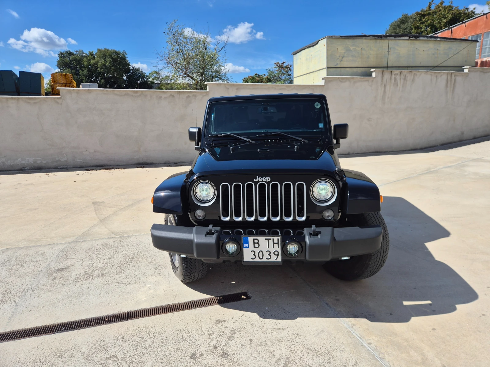 Jeep Wrangler Sahara, снимка 3 - Автомобили и джипове - 56192893