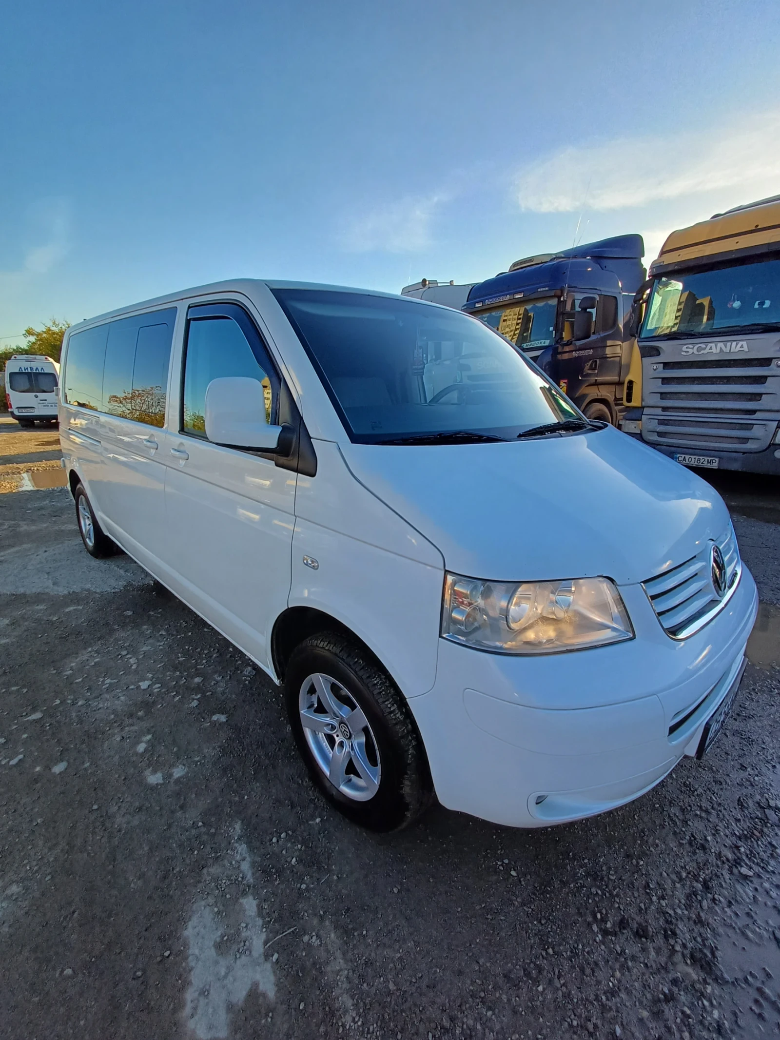 VW Caravelle  - изображение 2